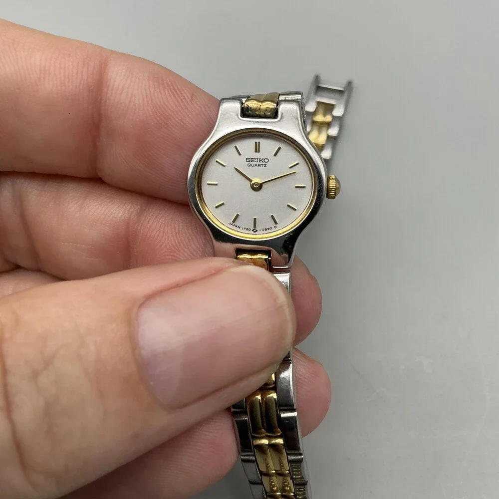 Vintage Seiko Womens Watch 17mm Oval Two Tone Band 1F20-5B2 New Battery 6.75